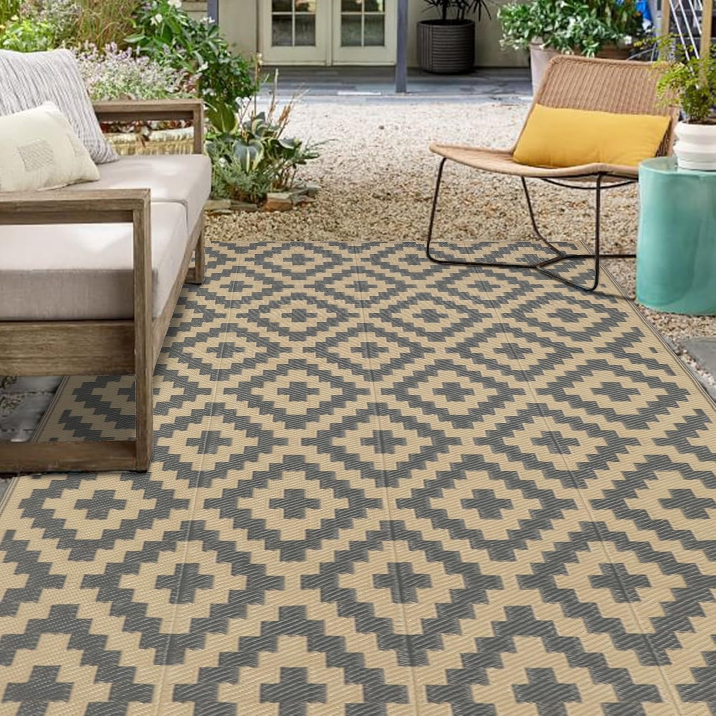 SAND MINE Waterproof Outdoor Rug 10x20 ft, Plastic Reversible Rug, Modern Area Rug, Large Floor Mat for Outdoors, RV, Patio, Backyard, Deck, Picnic, Beach, Camping, Black & Beige