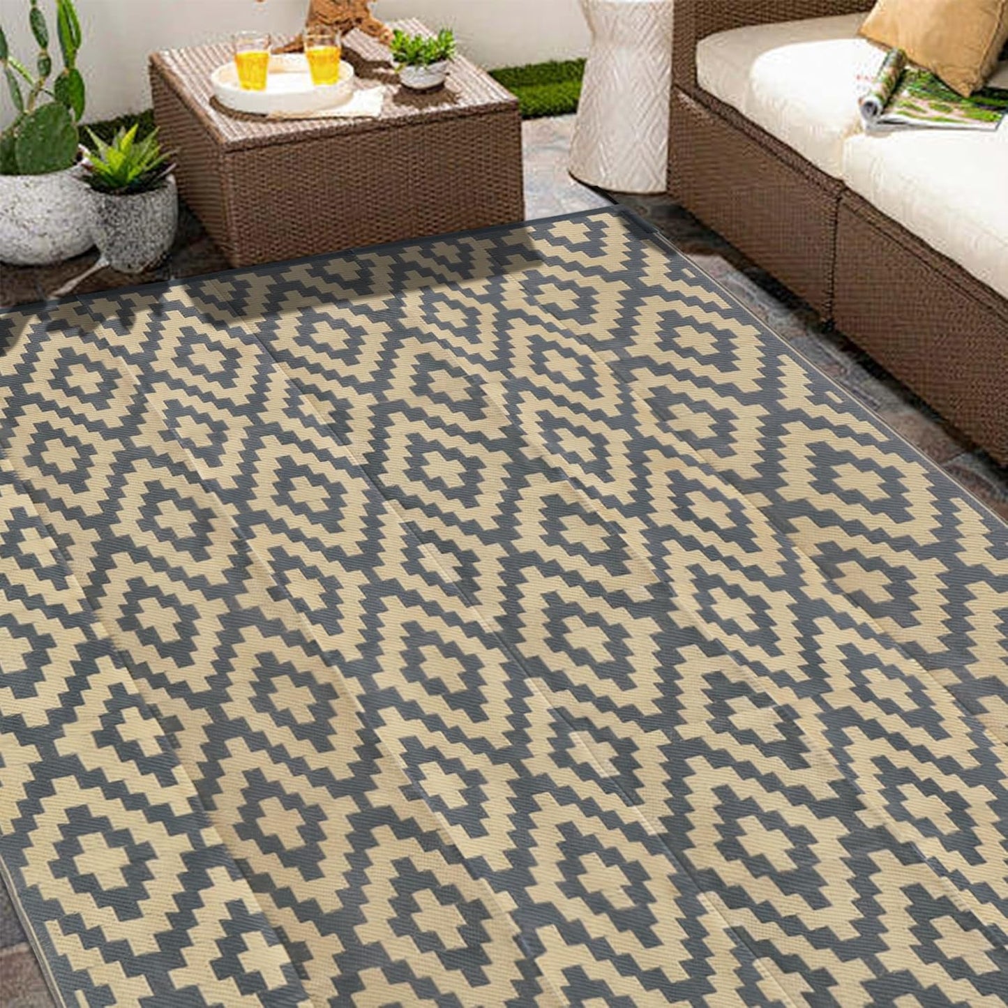 SAND MINE Waterproof Outdoor Rug 10x20 ft, Plastic Reversible Rug, Modern Area Rug, Large Floor Mat for Outdoors, RV, Patio, Backyard, Deck, Picnic, Beach, Camping, Black & Beige