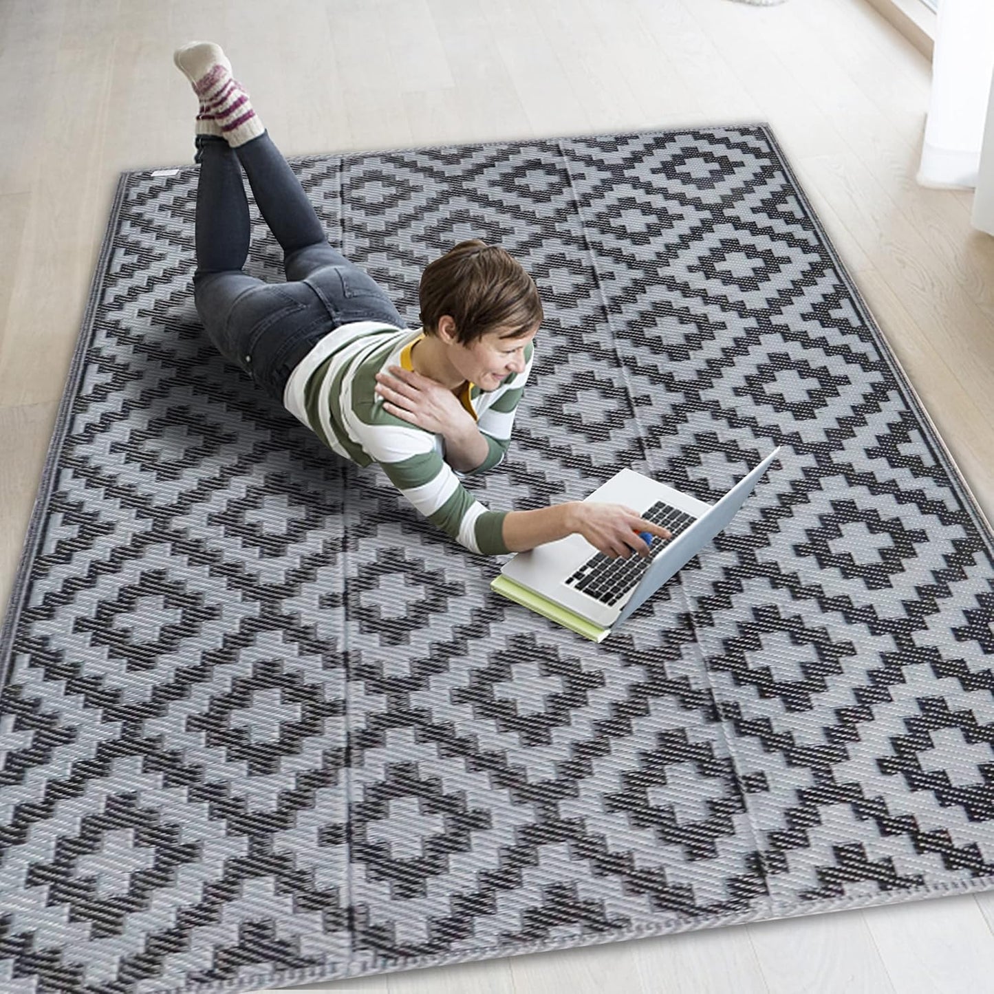 SAND MINE Waterproof Outdoor Rug 10x20 ft, Plastic Reversible Rug, Modern Area Rug, Large Floor Mat for Outdoors, RV, Patio, Backyard, Deck, Picnic, Beach, Camping, Black & Beige