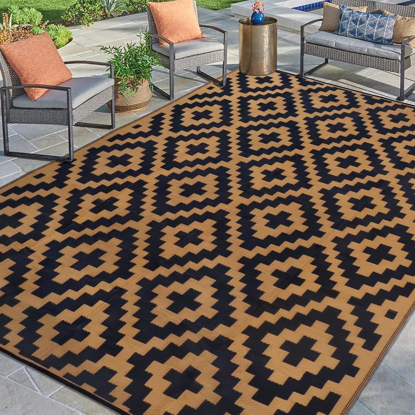 SAND MINE Waterproof Outdoor Rug 10x20 ft, Plastic Reversible Rug, Modern Area Rug, Large Floor Mat for Outdoors, RV, Patio, Backyard, Deck, Picnic, Beach, Camping, Black & Beige