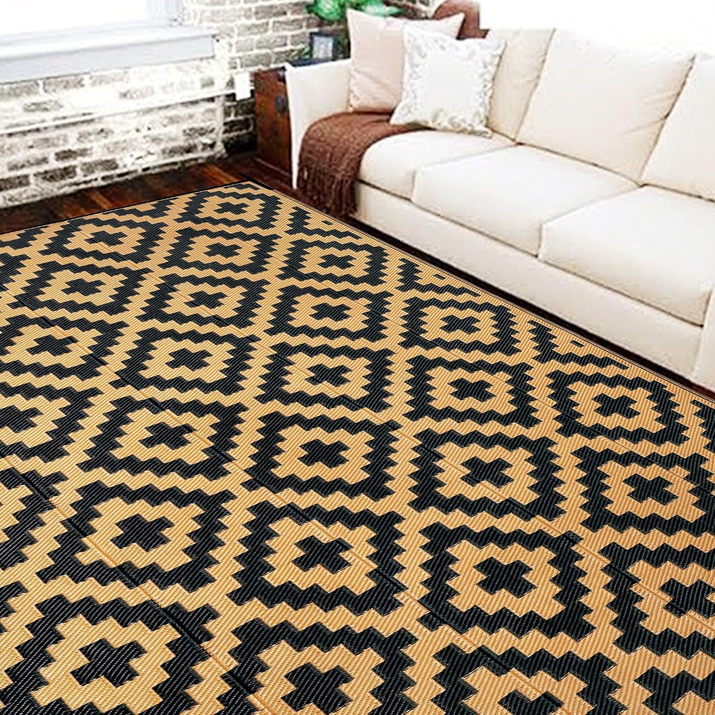SAND MINE Waterproof Outdoor Rug 10x20 ft, Plastic Reversible Rug, Modern Area Rug, Large Floor Mat for Outdoors, RV, Patio, Backyard, Deck, Picnic, Beach, Camping, Black & Beige