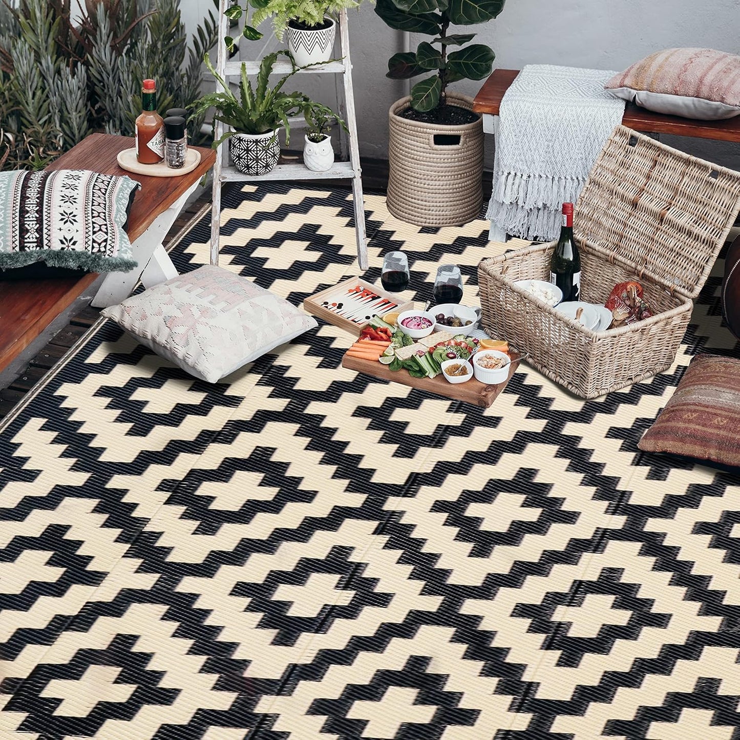 SAND MINE Waterproof Outdoor Rug 10x20 ft, Plastic Reversible Rug, Modern Area Rug, Large Floor Mat for Outdoors, RV, Patio, Backyard, Deck, Picnic, Beach, Camping, Black & Beige