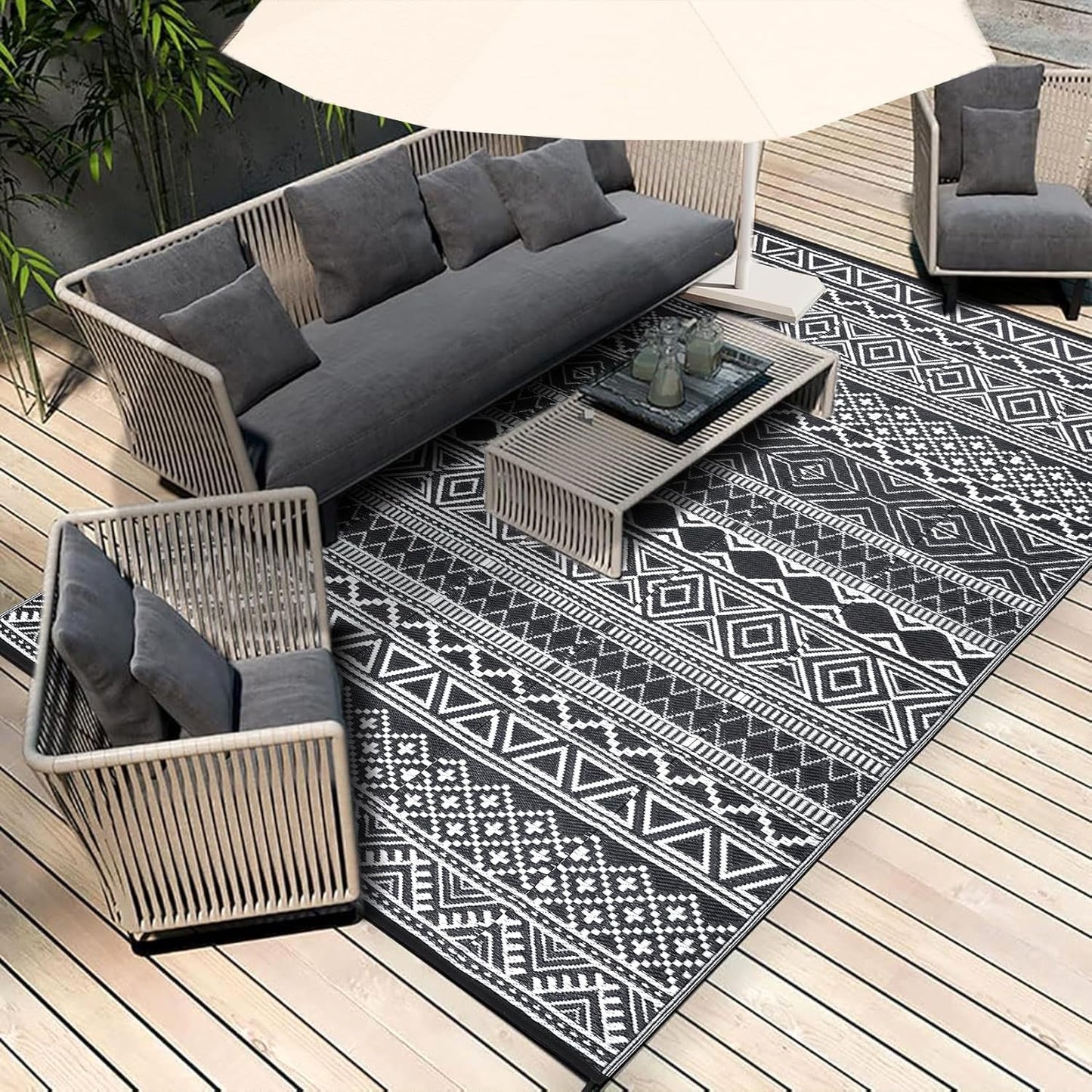 10x20 Large Outdoor Plastic Straw Rug, Outdoor Rug, Reversible Plastic Camping Mats, Easy Cleaning, Non Shedding Patio Rug for Outdoors, Backyard, Picnic, Patio, Deck, Black/White
